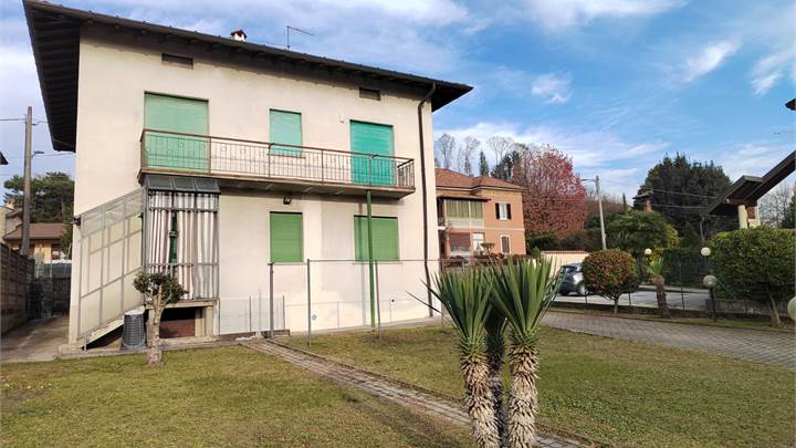 APPARTAMENTO IN BIFAMILIARE di 3/4 LOCALI con BOX