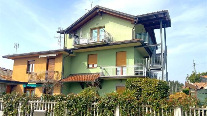 VILLA DI TESTA CON 2 APPARTAMENTI 