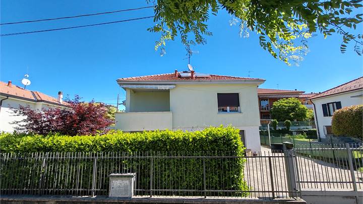 CASA SINGOLA IN CLASSE B